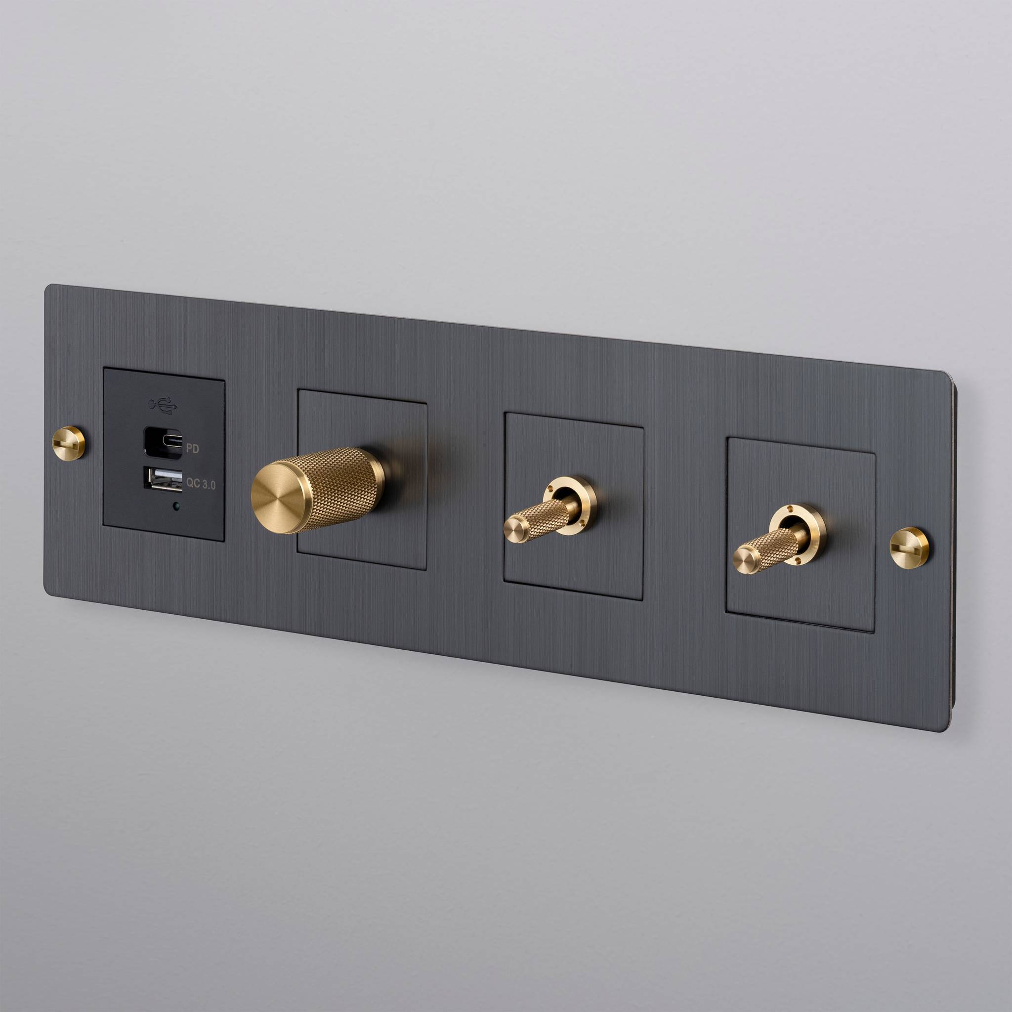 4G WALL PLATE / HORIZONTAL / WITH INFILLS / WITHOUT LOGO