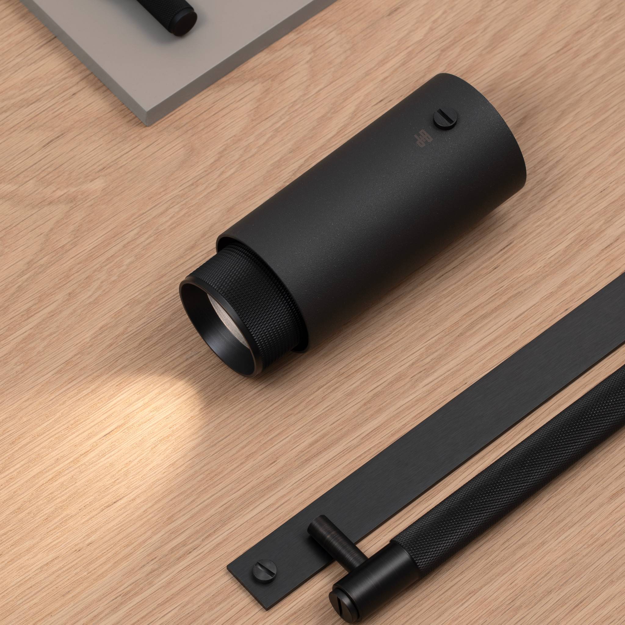 EXHAUST SURFACE / CROSS / GRAPHITE