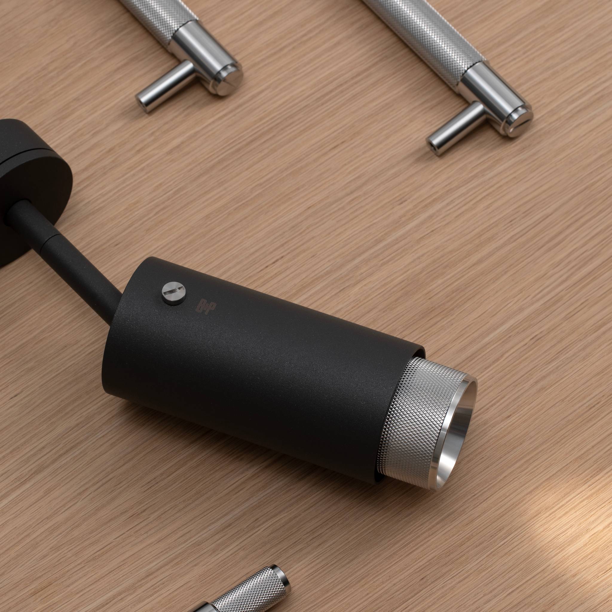 EXHAUST TRACK / CROSS / GRAPHITE