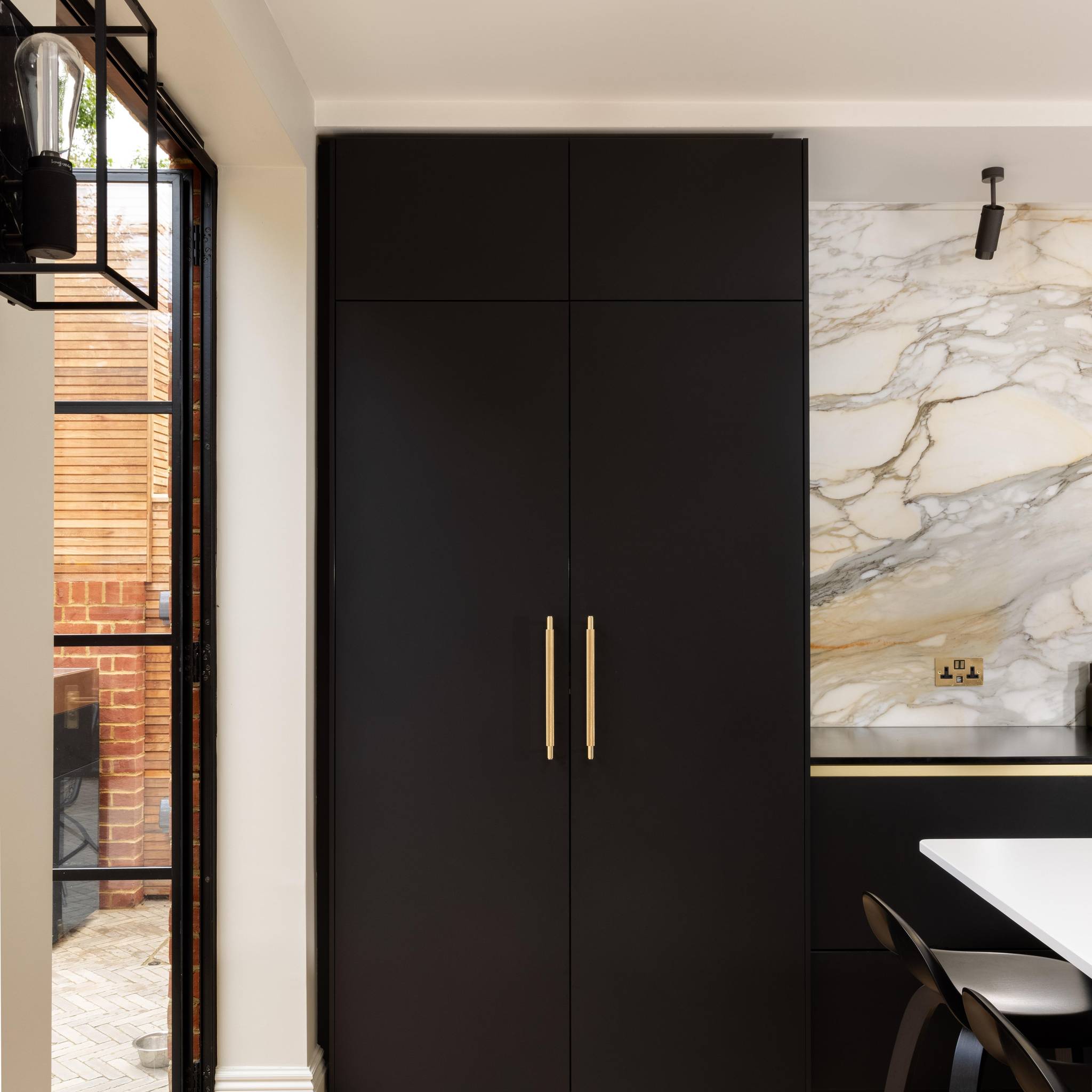 EXHAUST PENDANT / LINEAR / GRAPHITE