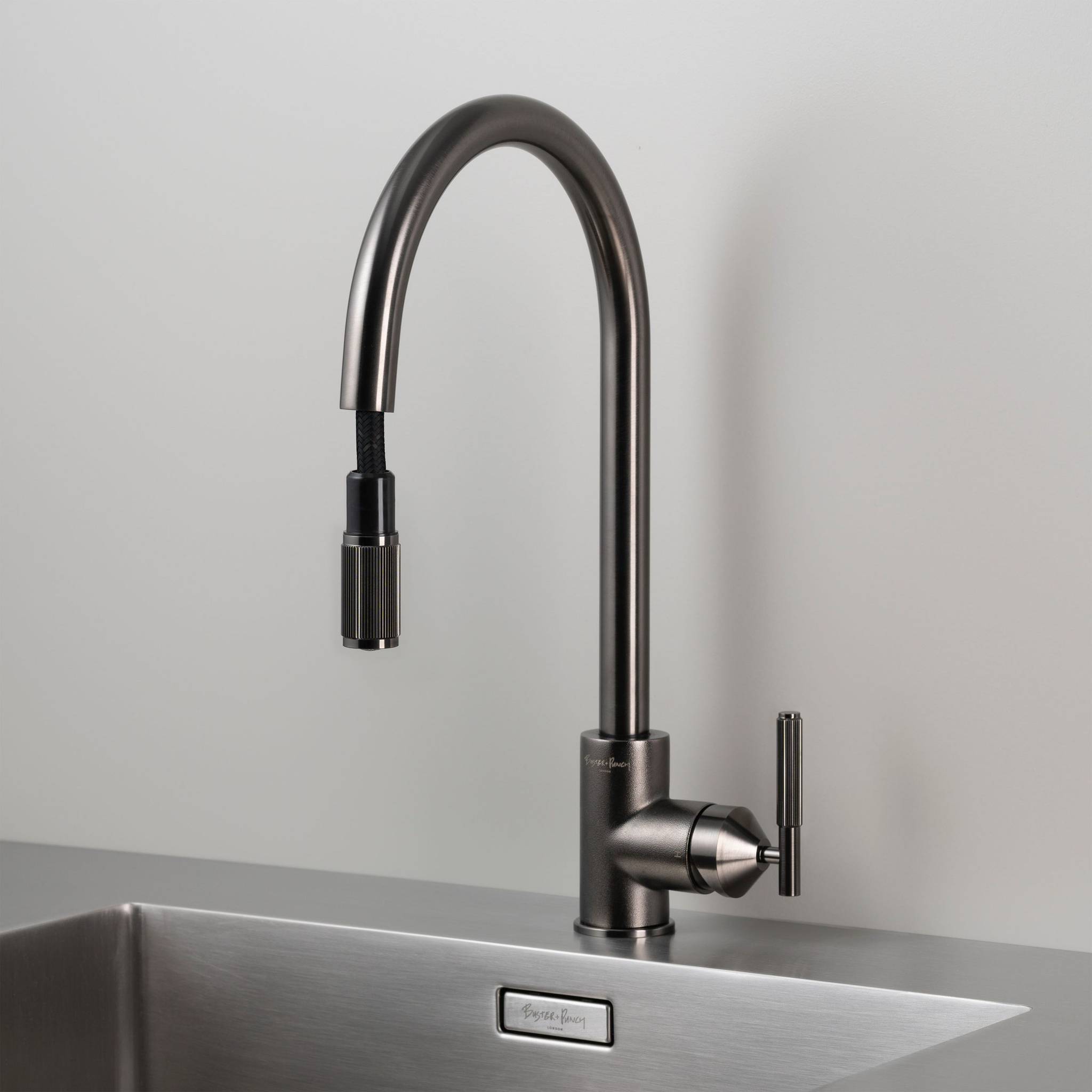 KITCHEN FAUCET / PULL-OUT MIXER / LINEAR