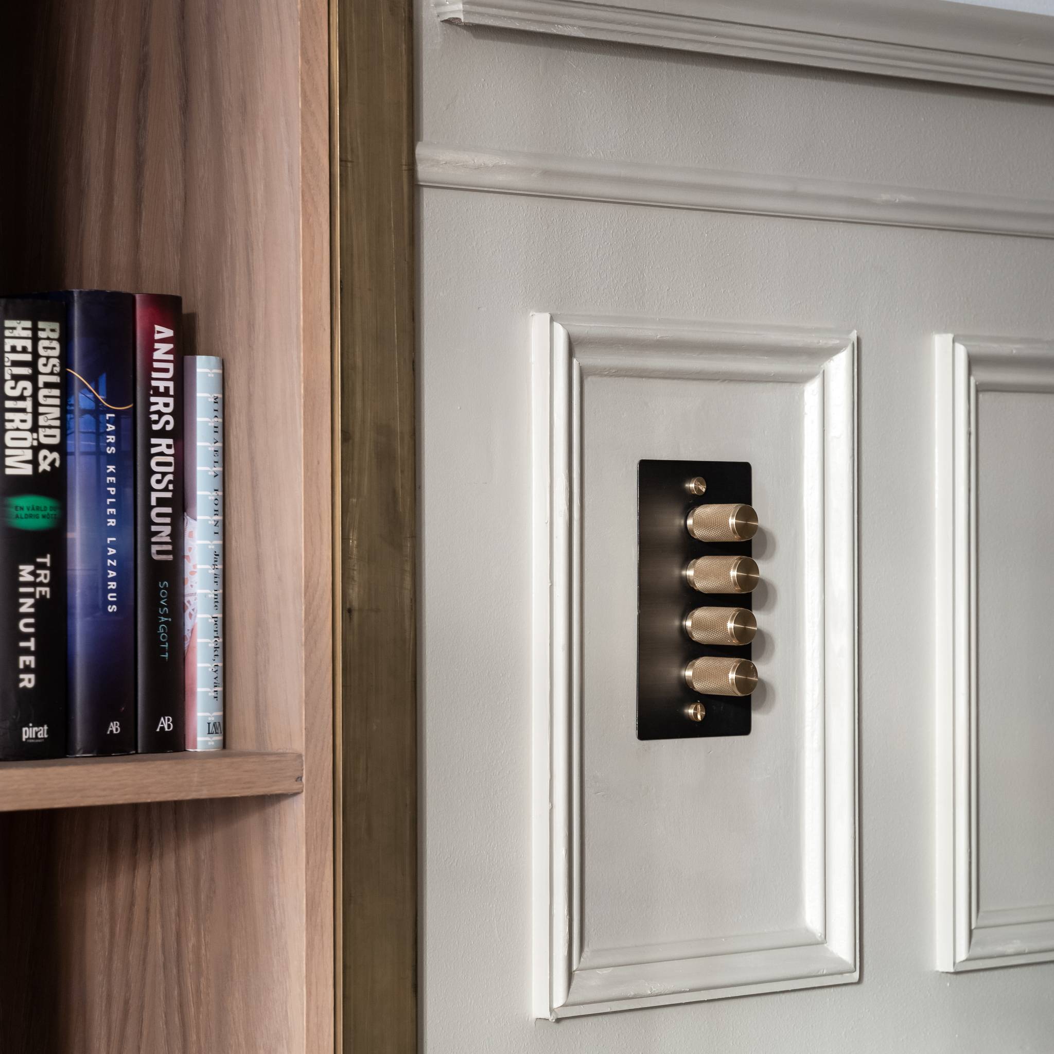 4G DIMMER / 120W / CROSS / BLACK