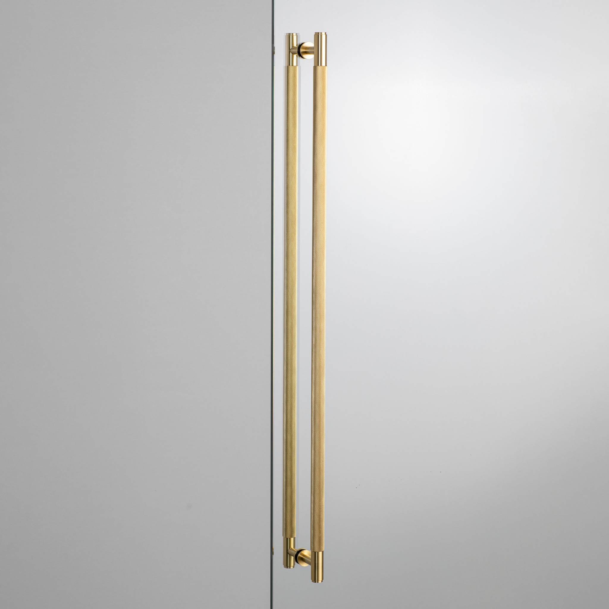 CLOSET BAR / DOUBLE-SIDED / CROSS