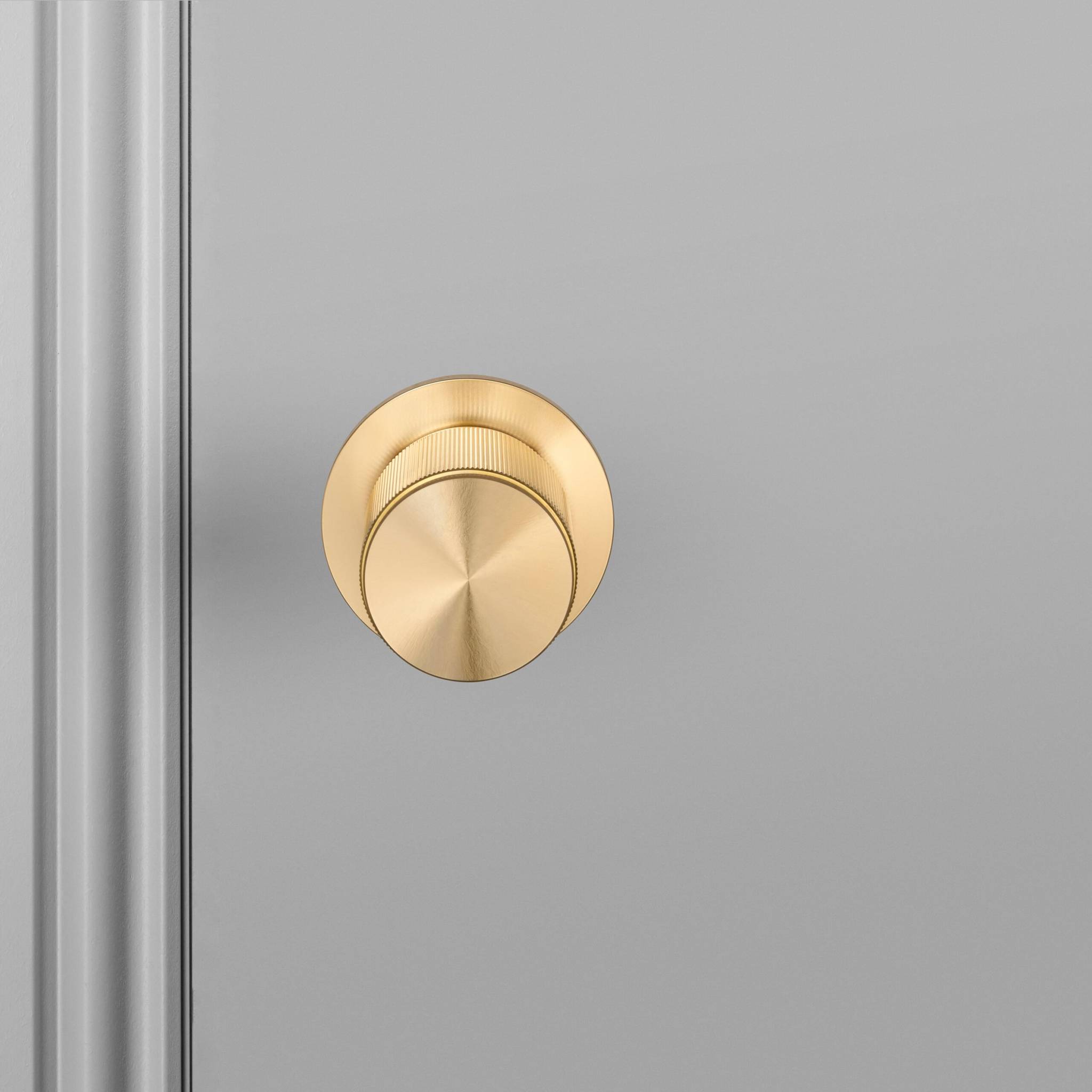 DOOR KNOB / FIXED / DOUBLE-SIDED / LINEAR