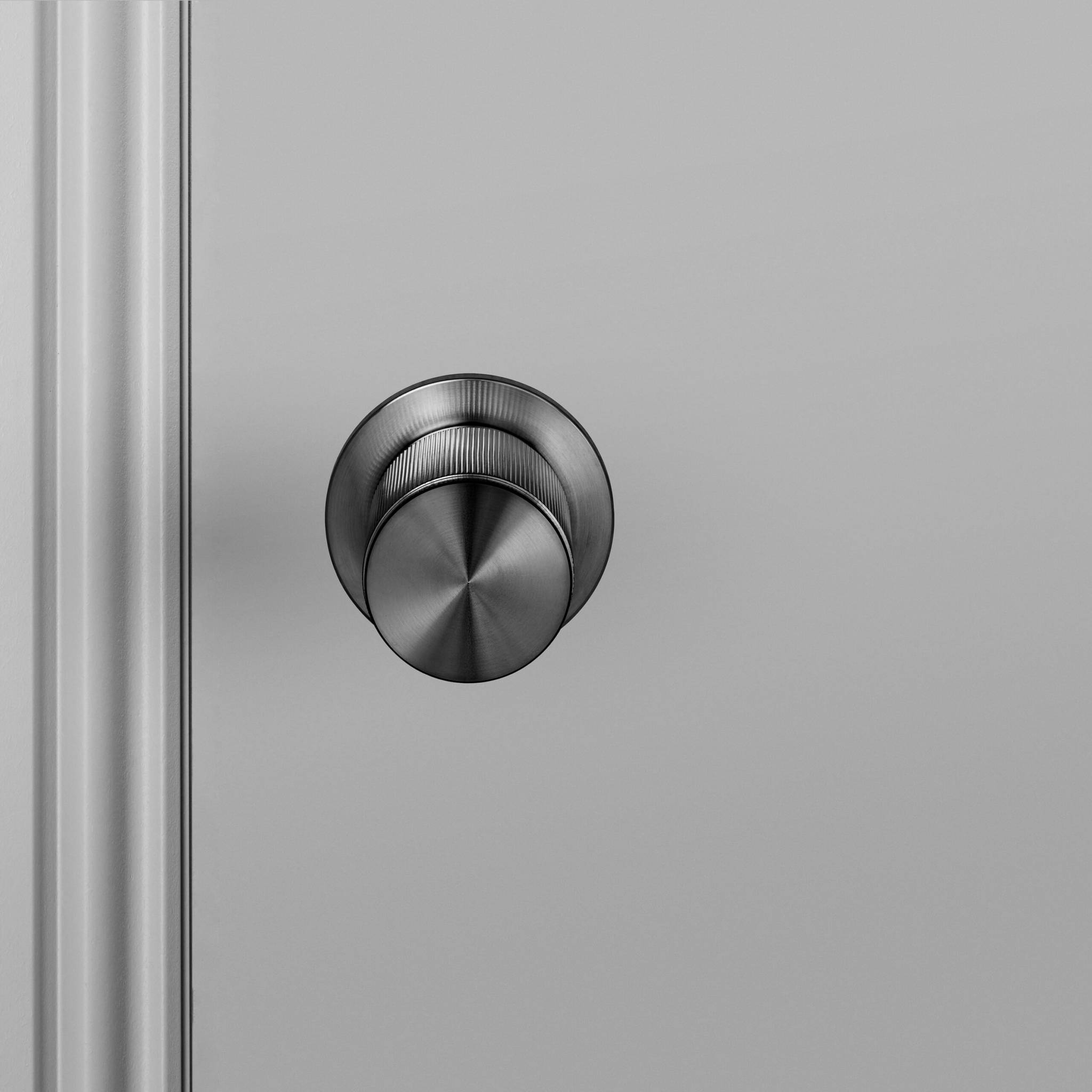 DOOR KNOB / FIXED / DOUBLE-SIDED / LINEAR