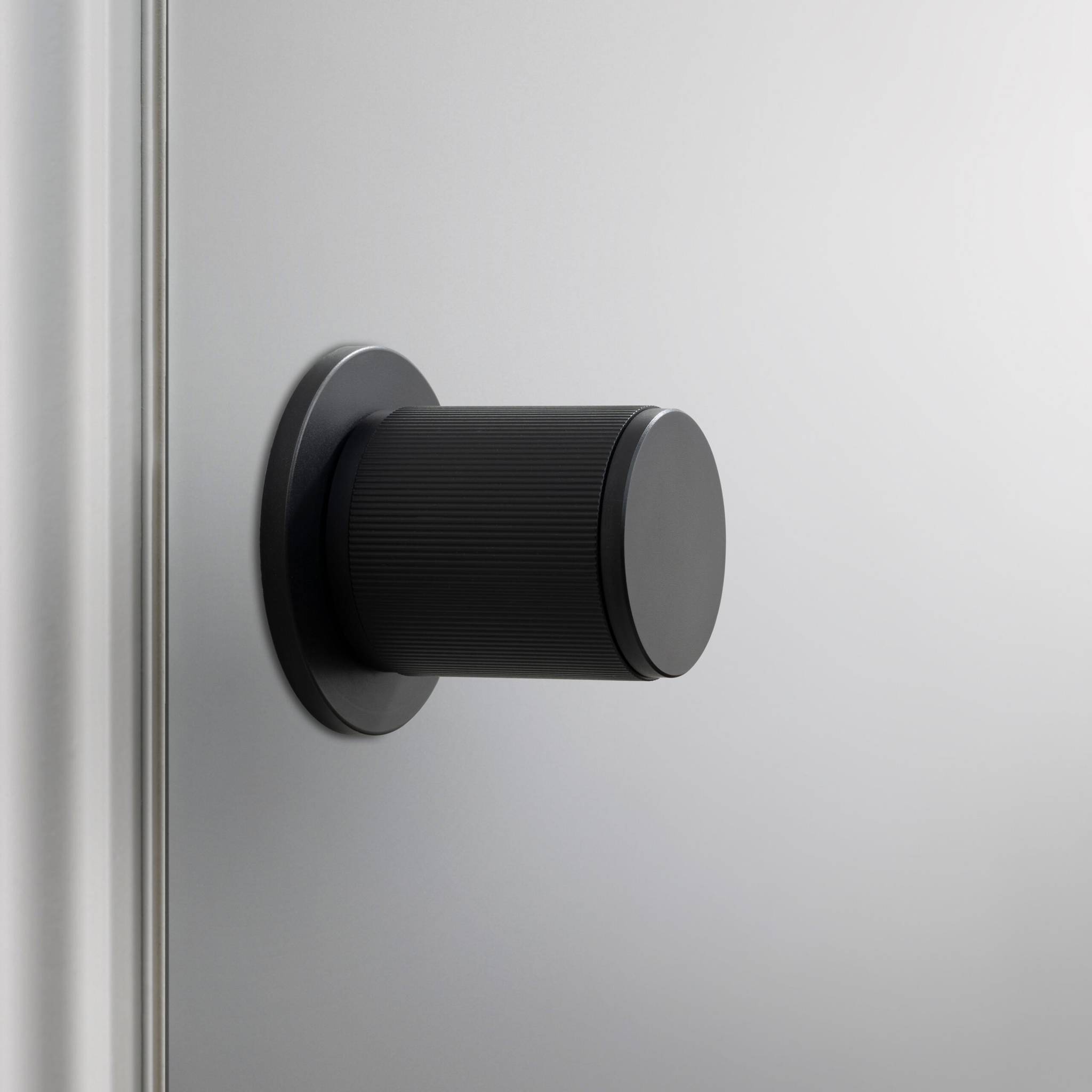 DOOR KNOB / FIXED / SINGLE-SIDED / LINEAR