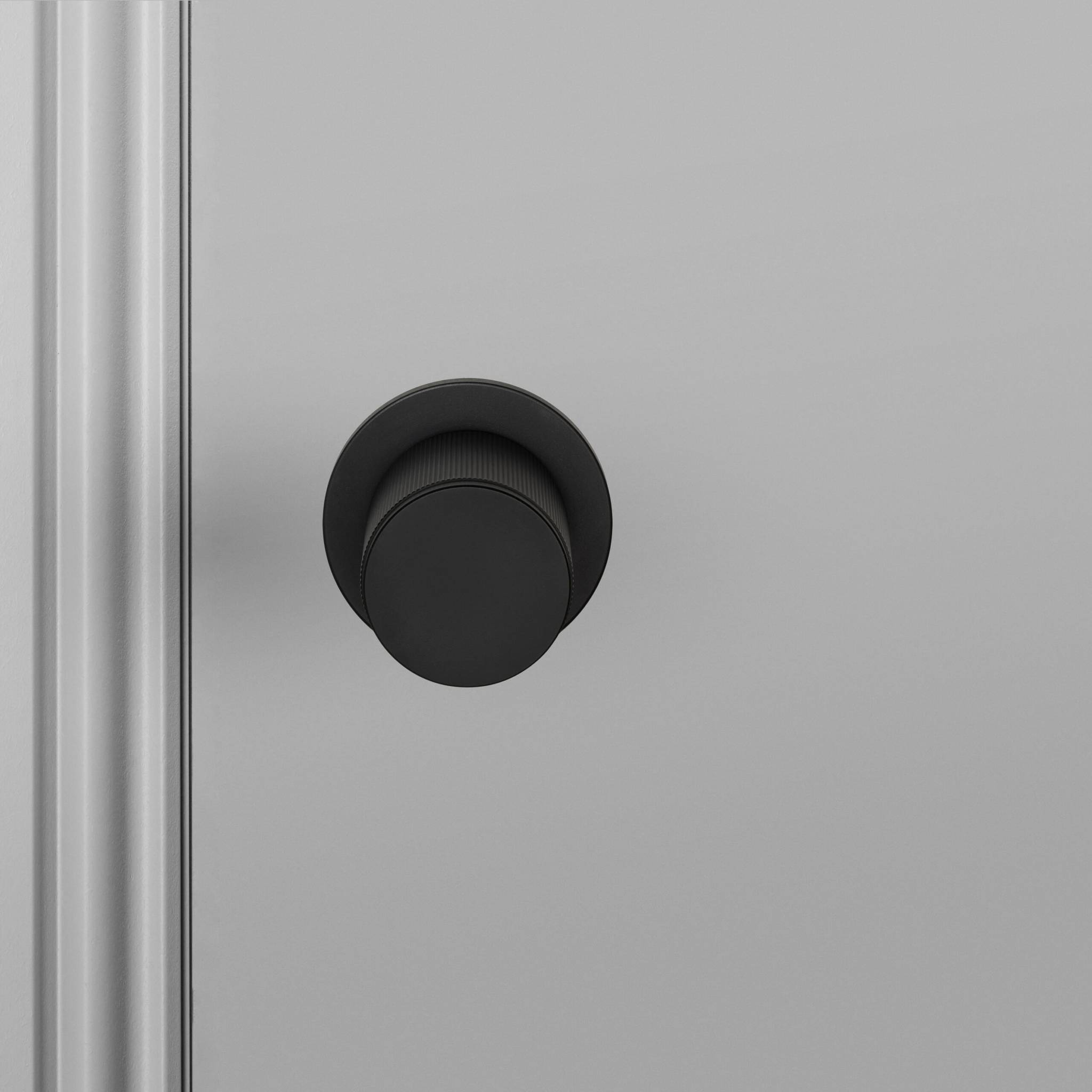 DOOR KNOB / FIXED / DOUBLE-SIDED / LINEAR