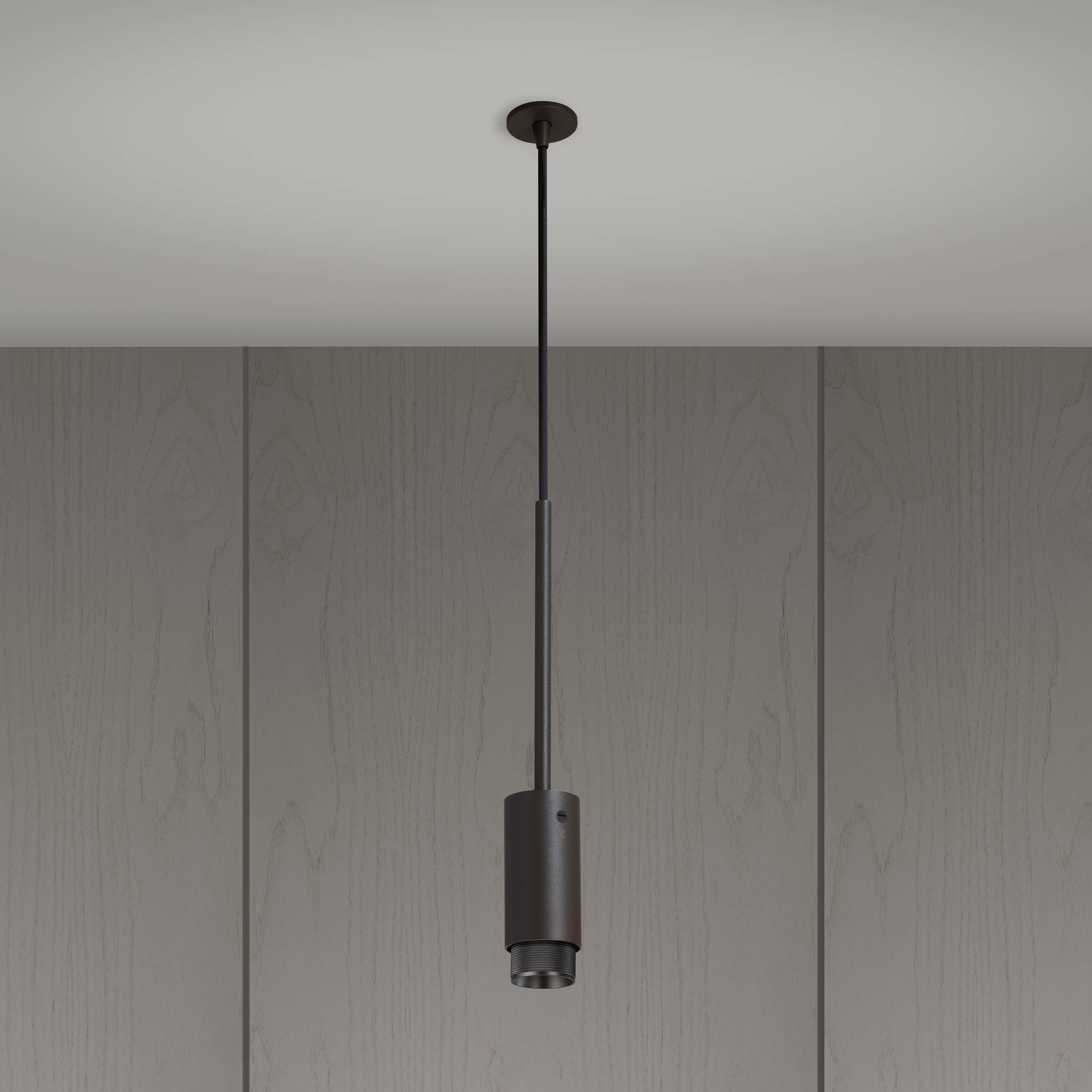 EXHAUST PENDANT / CROSS / GRAPHITE