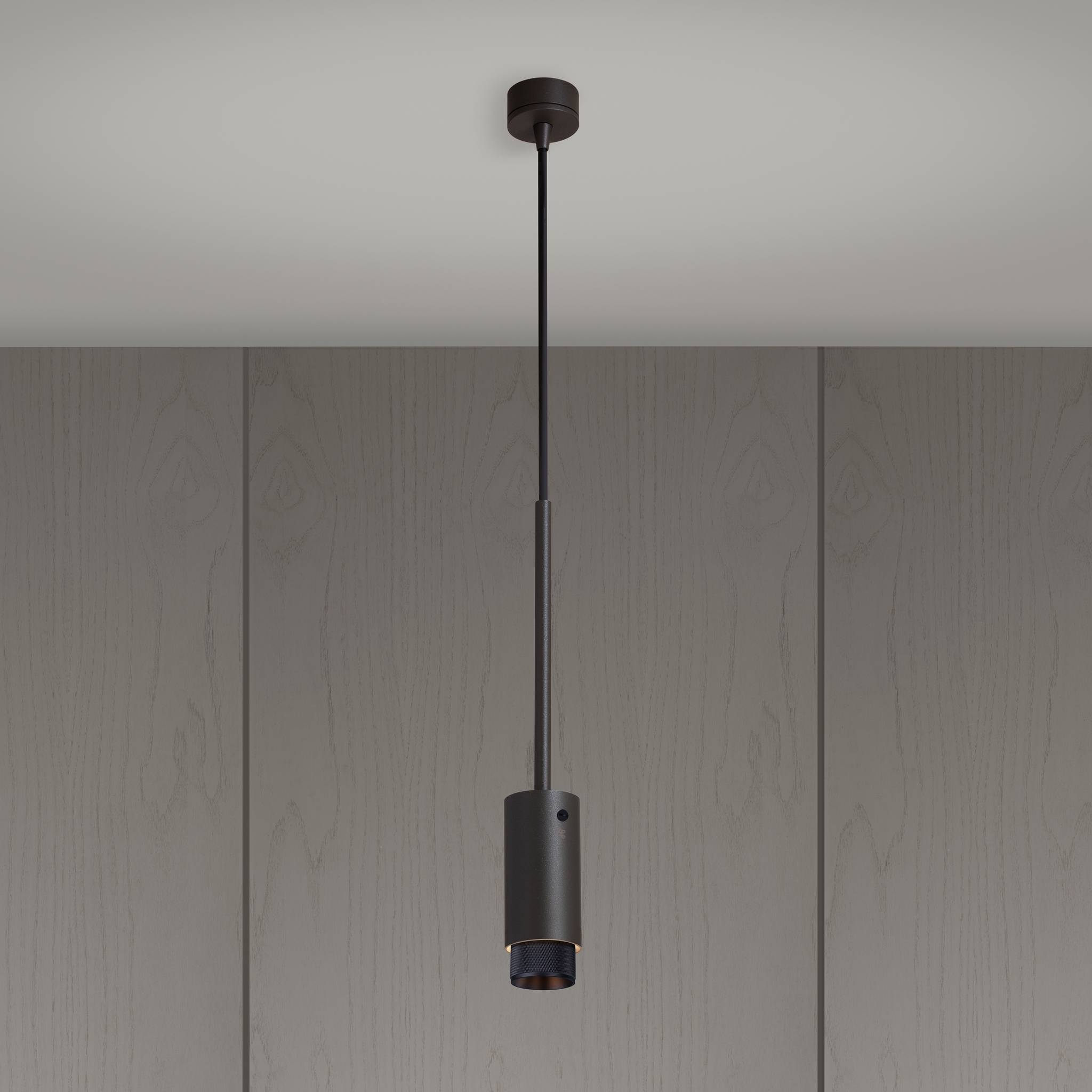 EXHAUST PENDANT / CROSS / GRAPHITE