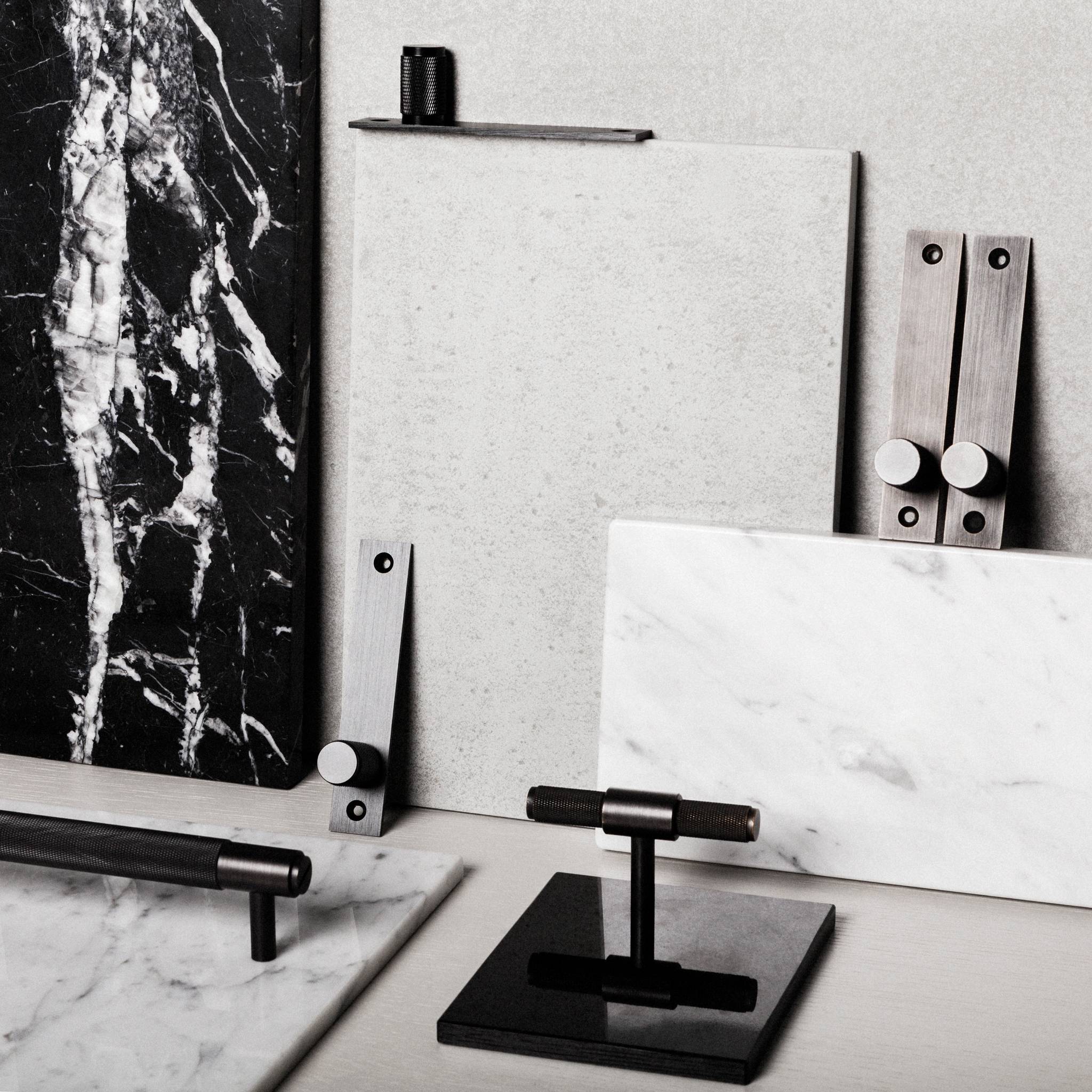 DOOR HANDLE SET / UNSPRUNG / 30MM / CROSS