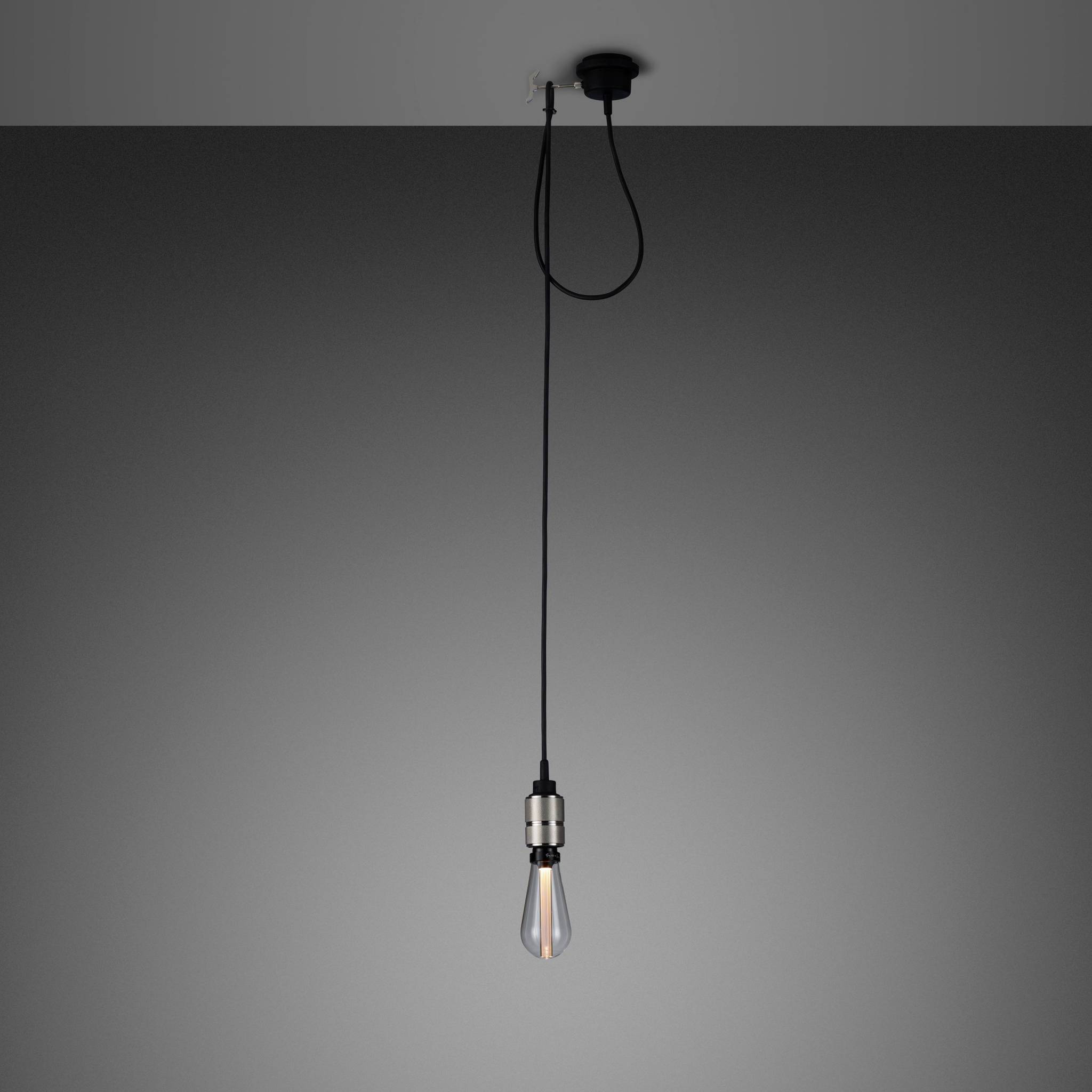 HOOKED 1.0 / NUDE / CROSS