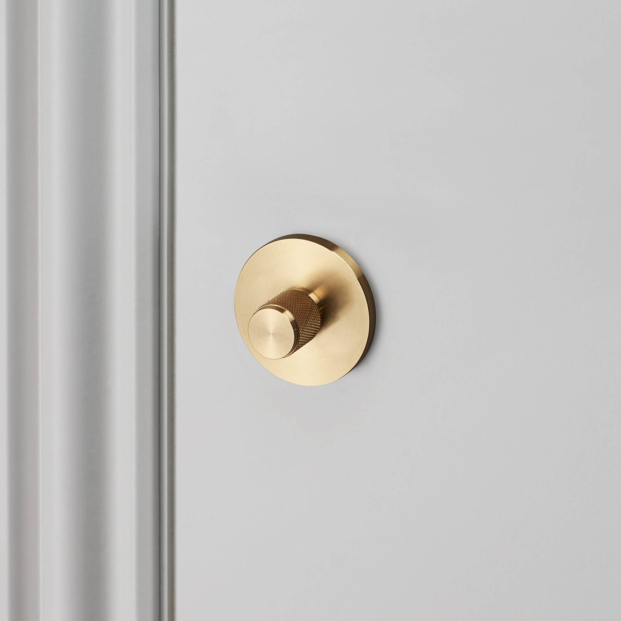THUMBTURN LOCK / CROSS