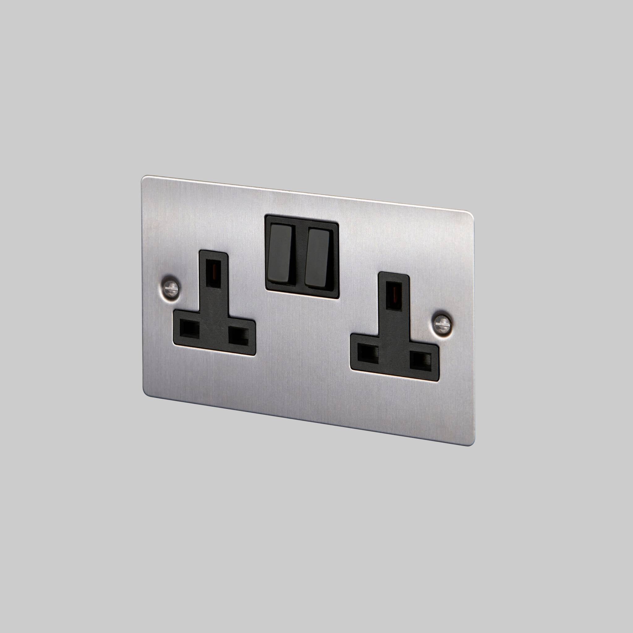 2G UK PLUG SOCKET