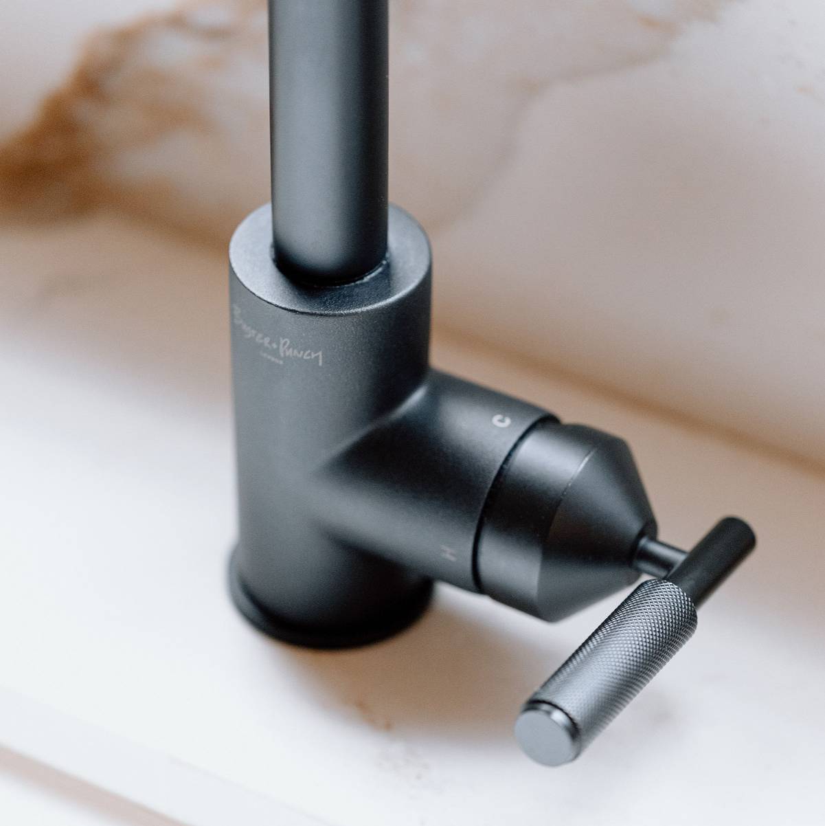 EU KITCHEN TAP / PULL-OUT MIXER / CROSS