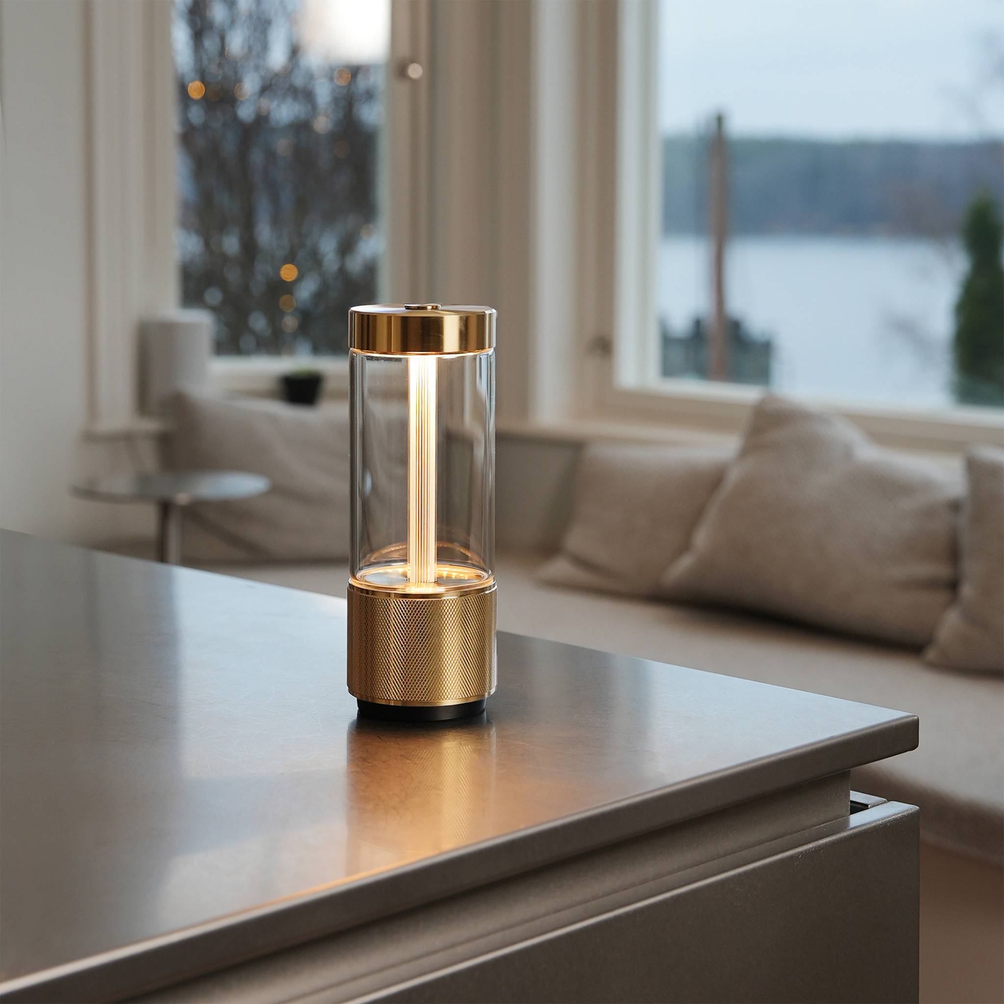 TAKEOUT / PORTABLE TABLE LIGHT