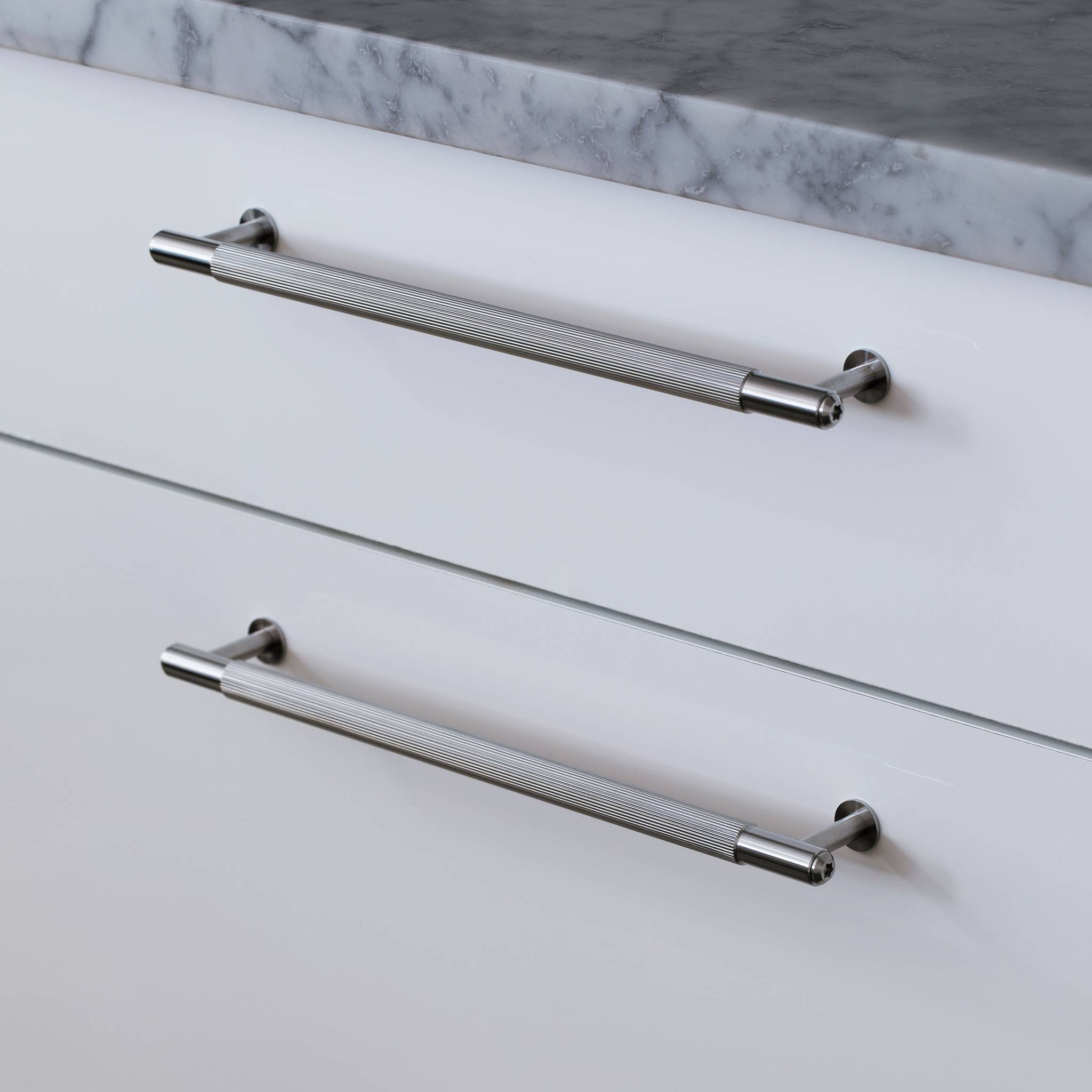 PULL BAR / LINEAR