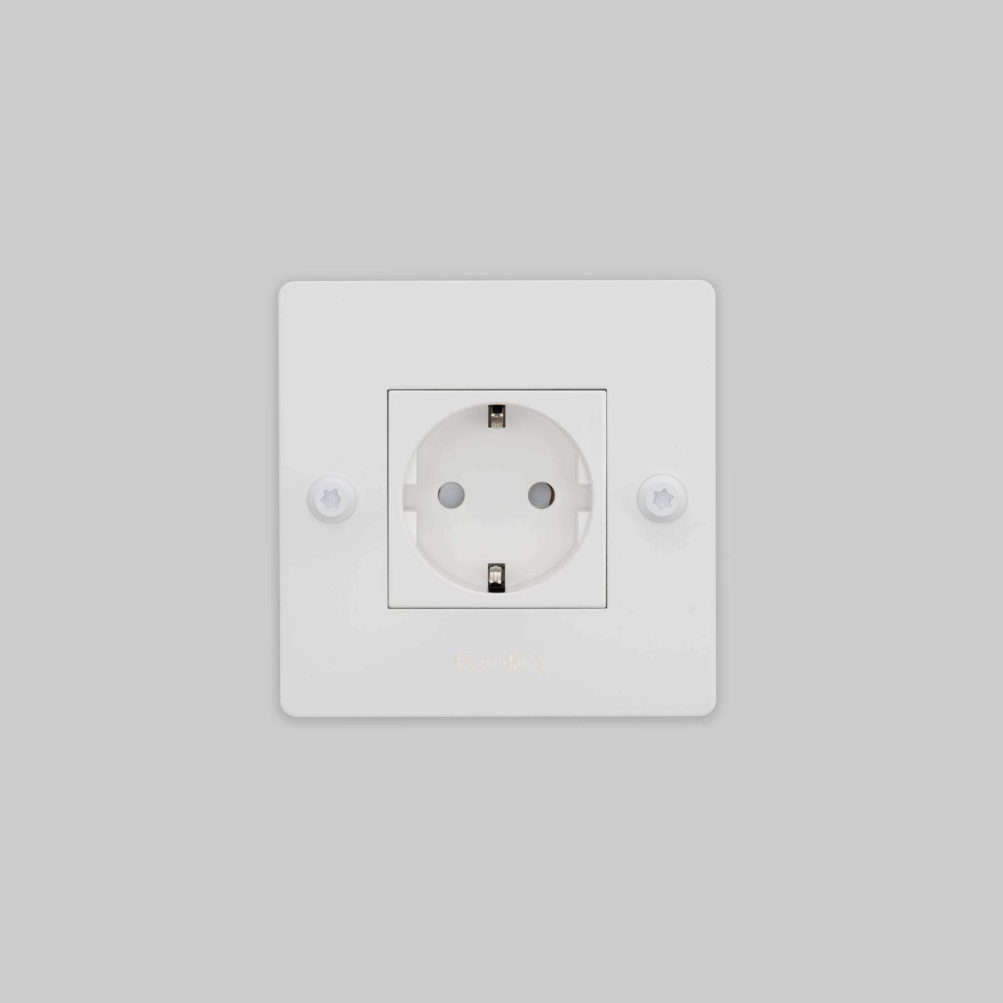 1G SOCKET / SCHUKO TYPE F / LINEAR / WITH LOGO