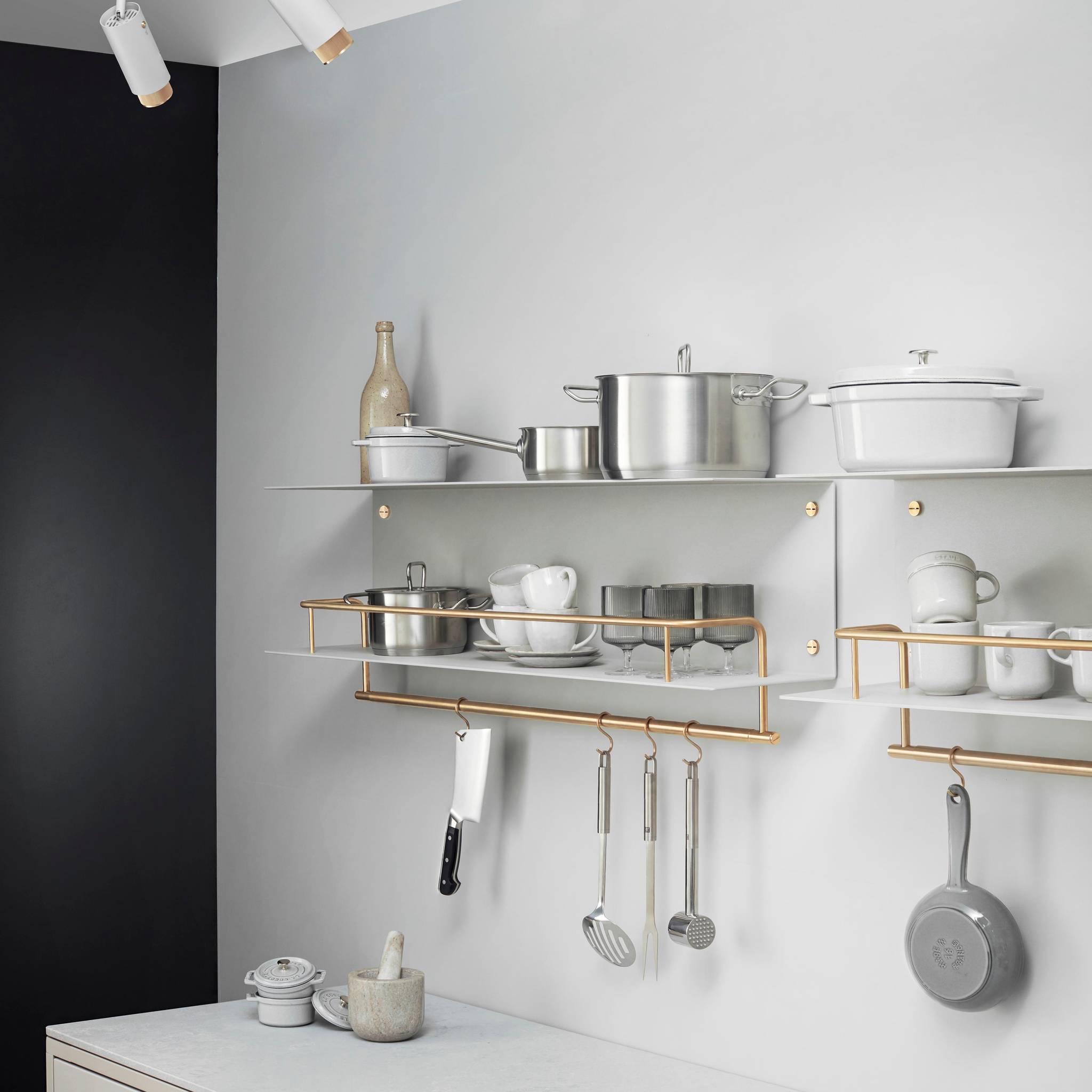 KITCHEN SHELF / HANGER / STONE