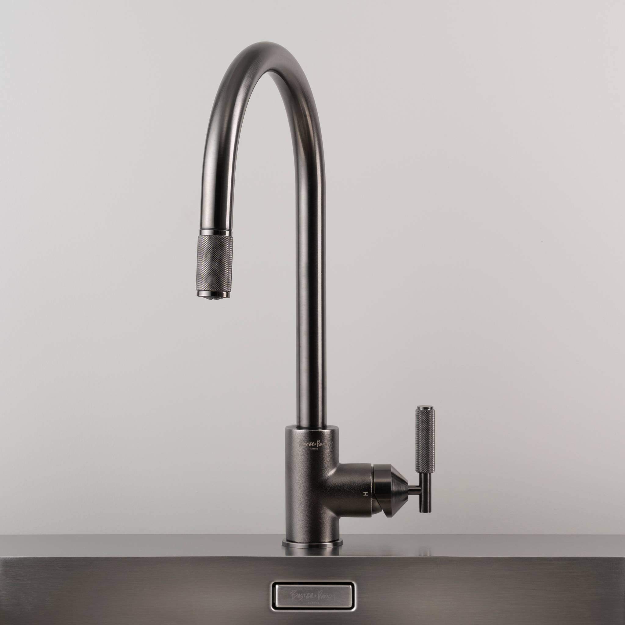 KITCHEN FAUCET / PULL-OUT MIXER  / CROSS