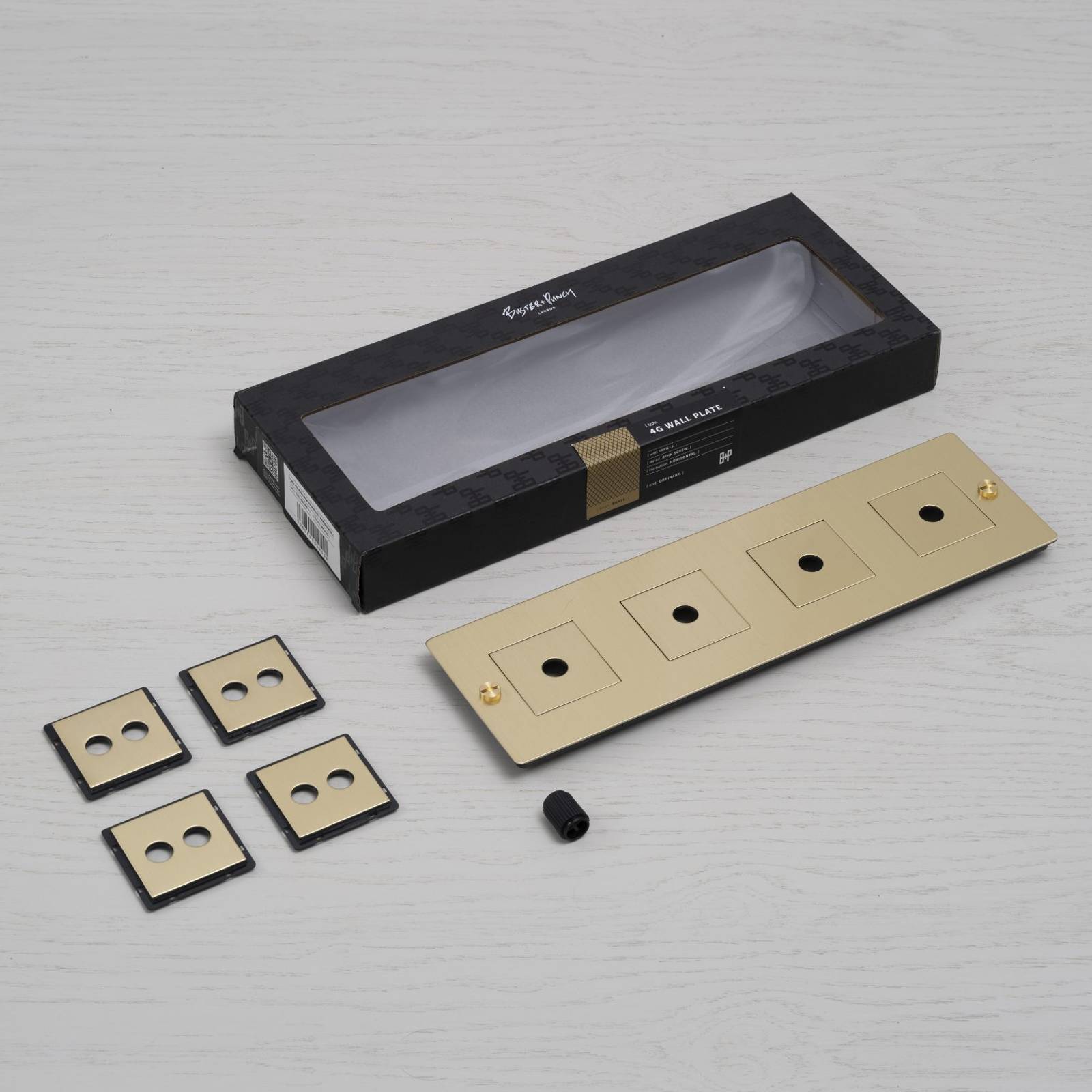 4G WALL PLATE / HORIZONTAL / WITH INFILLS / WITHOUT LOGO