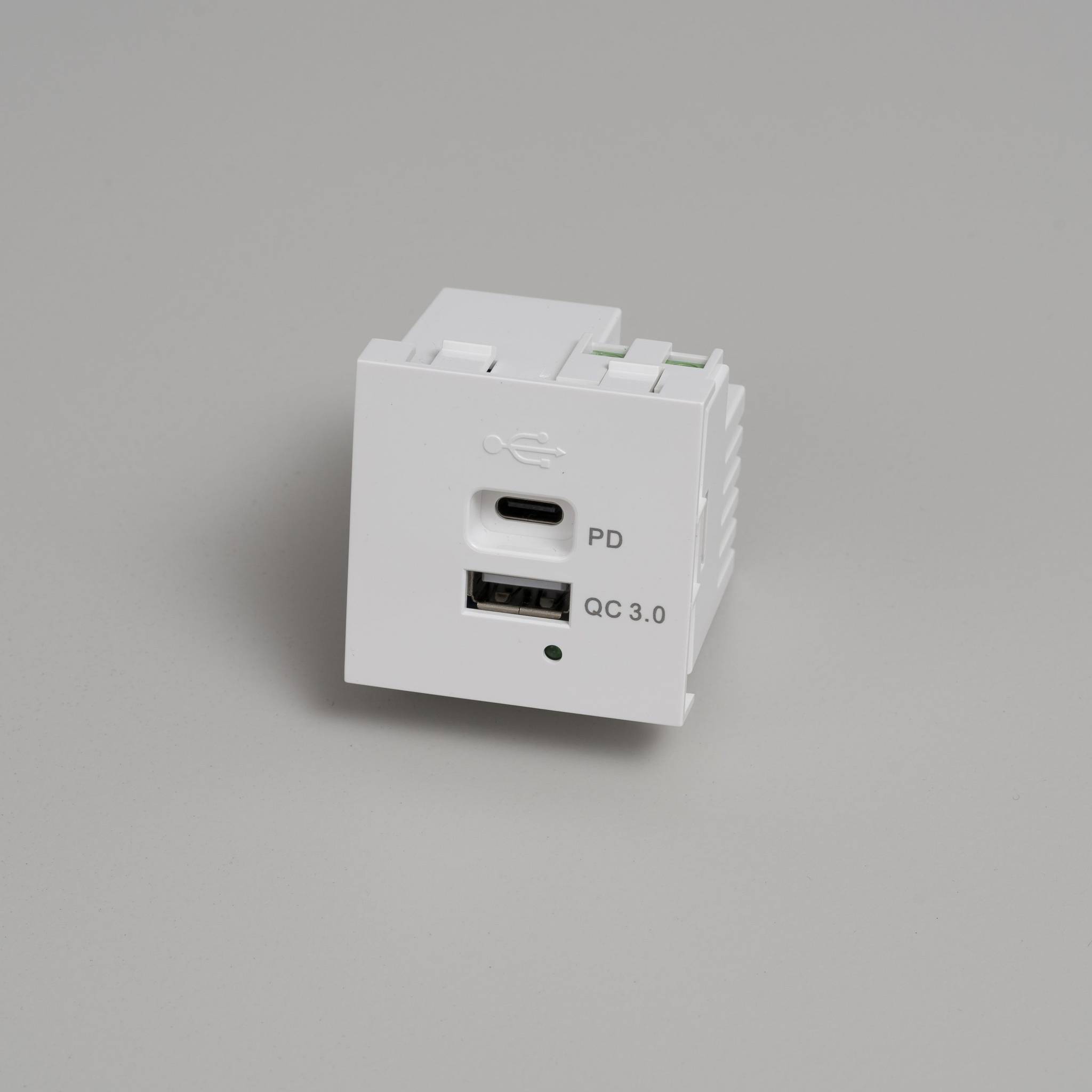 USB MODULE / USB A + C QUICKCHARGE / 45 MM