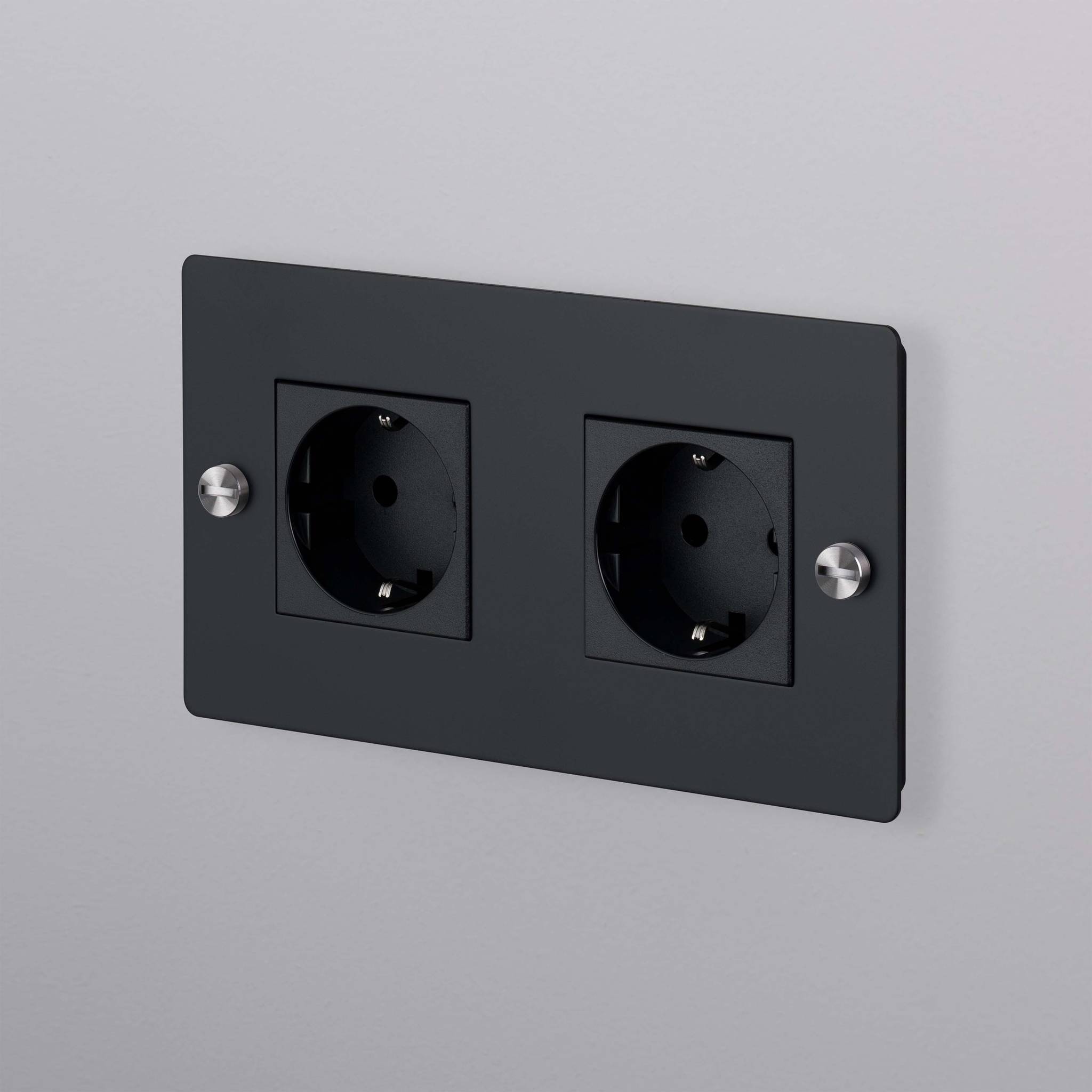 2G WALL PLATE / HORIZONTAL / NO INFILLS / WITHOUT LOGO