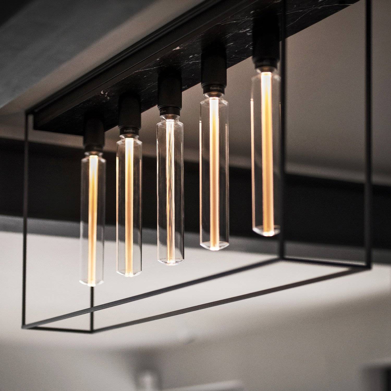 CAGED CEILING / 5.0 / CROSS