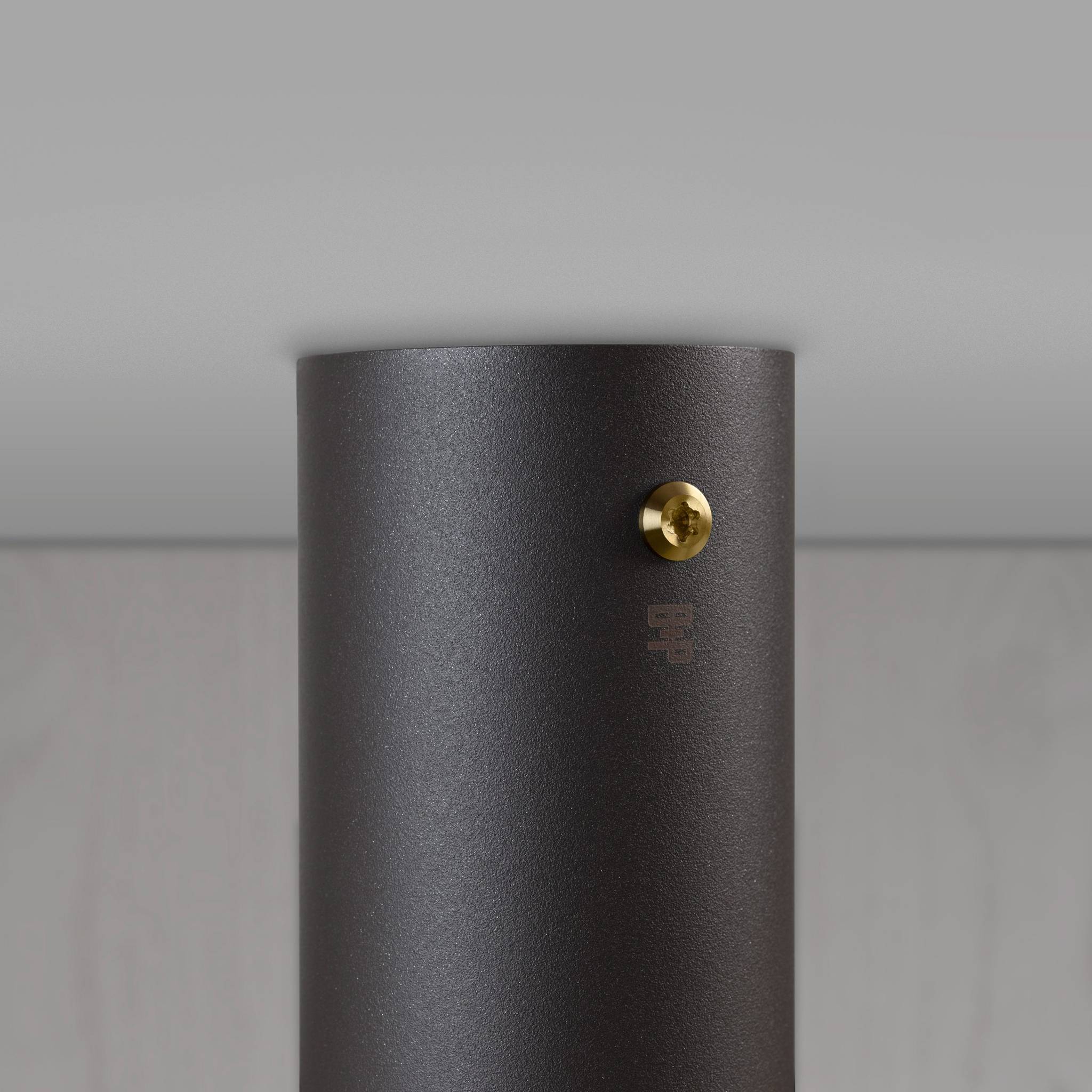 EXHAUST SURFACE / LINEAR  / GRAPHITE