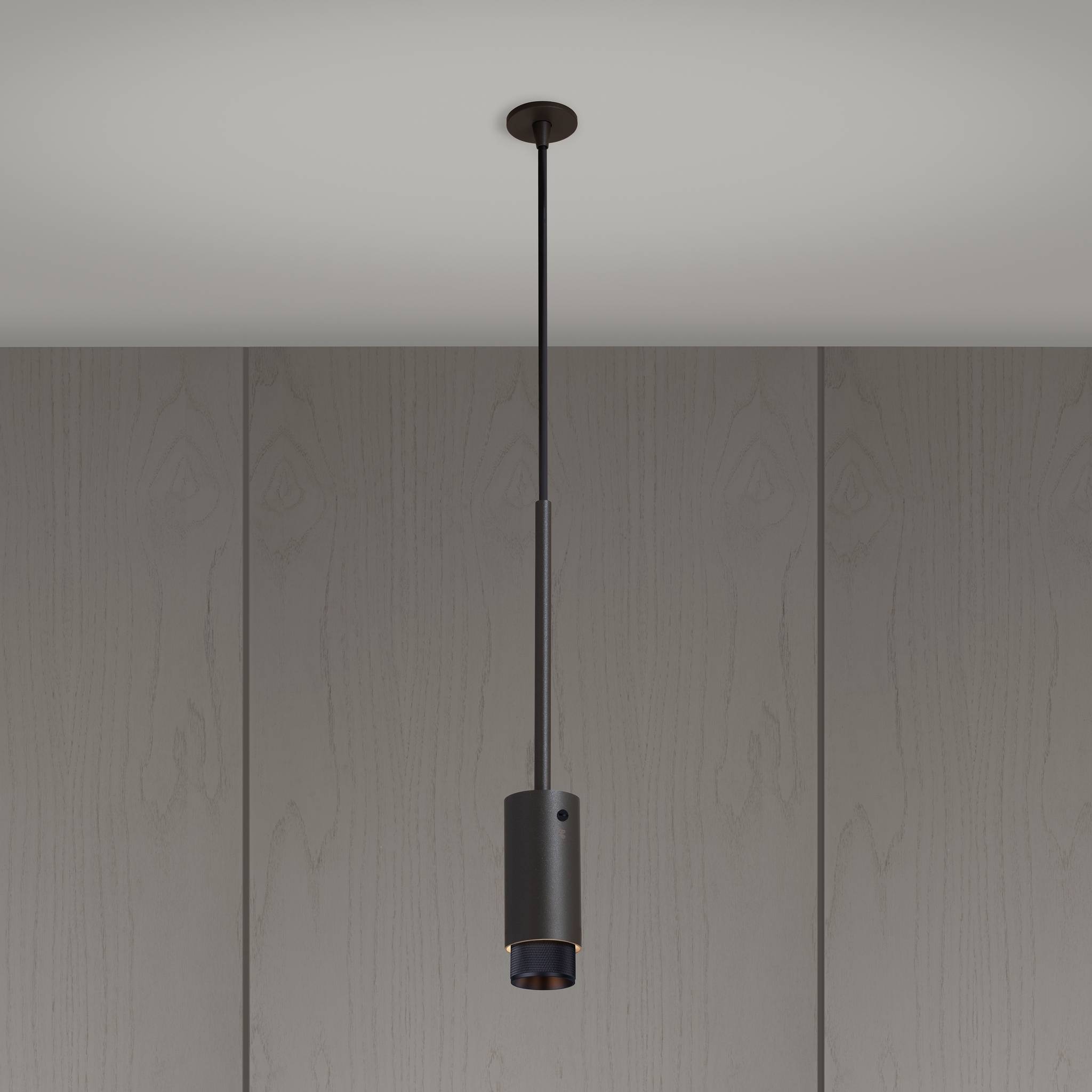 EXHAUST PENDANT / CROSS / GRAPHITE
