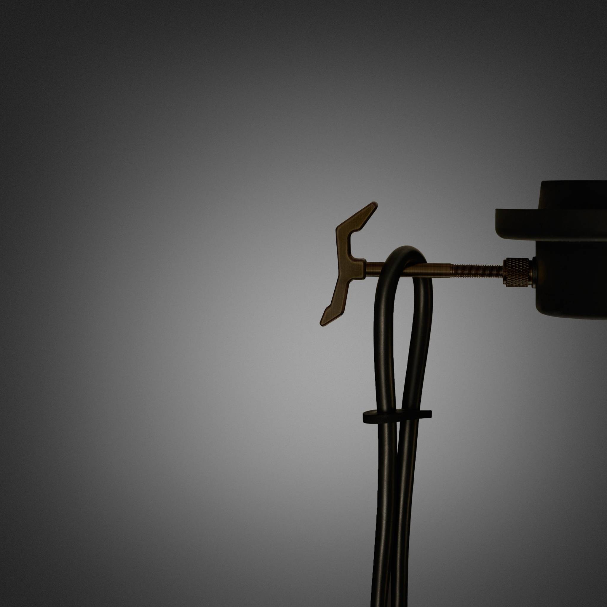 HOOKED 1.0 / LARGE / CROSS / GRAPHITE