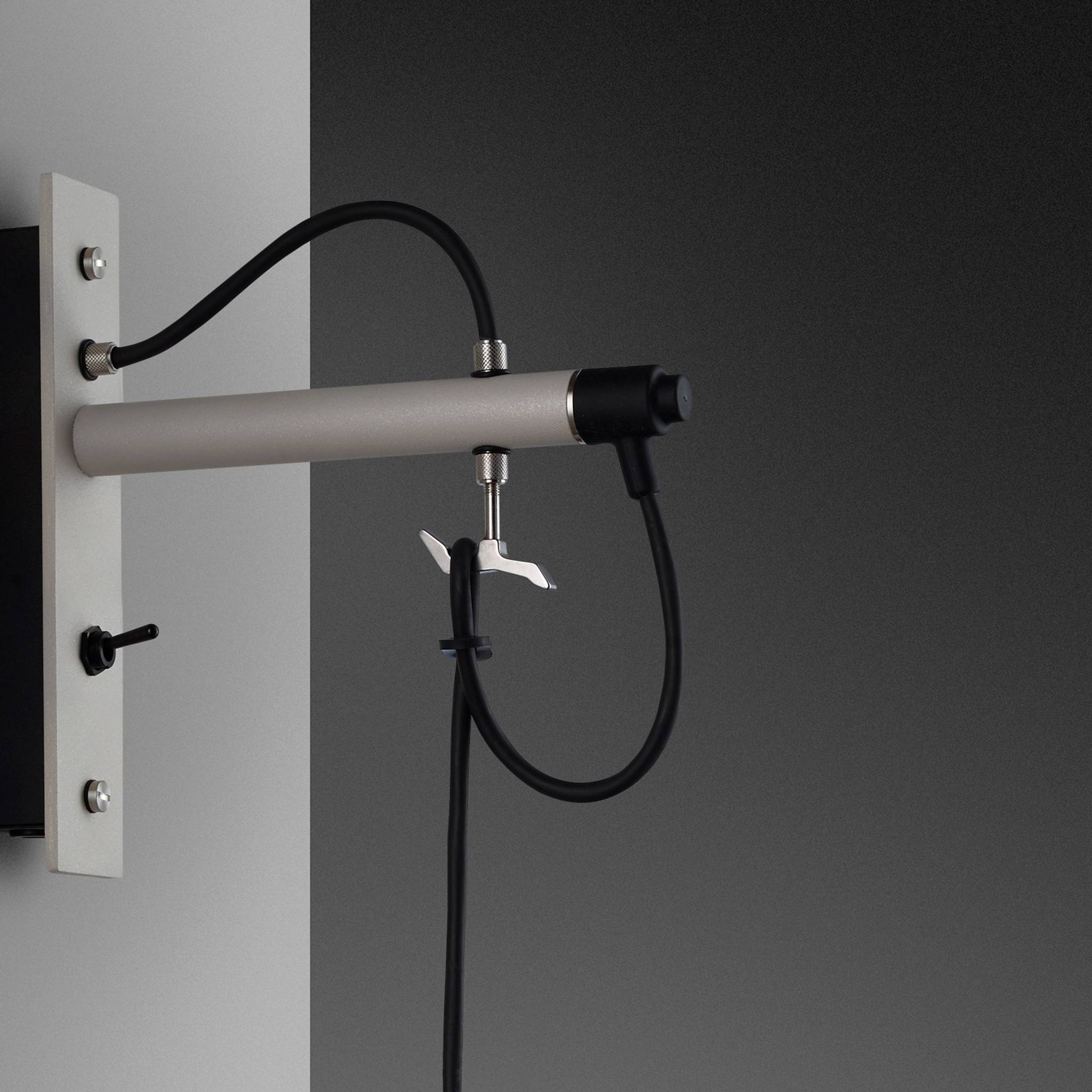 HOOKED WALL / CROSS / NUDE / STONE