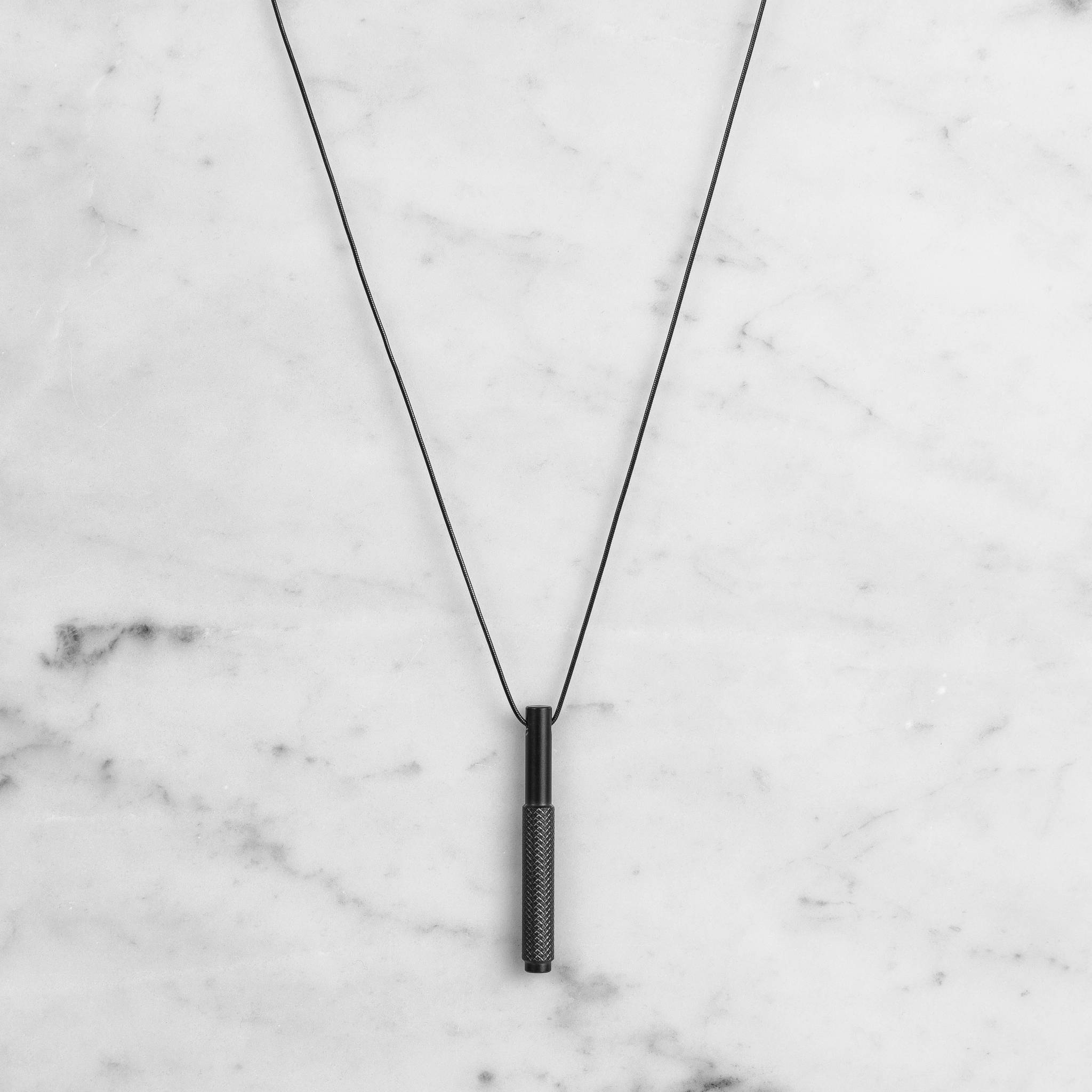 NECKLACE / VERTICAL