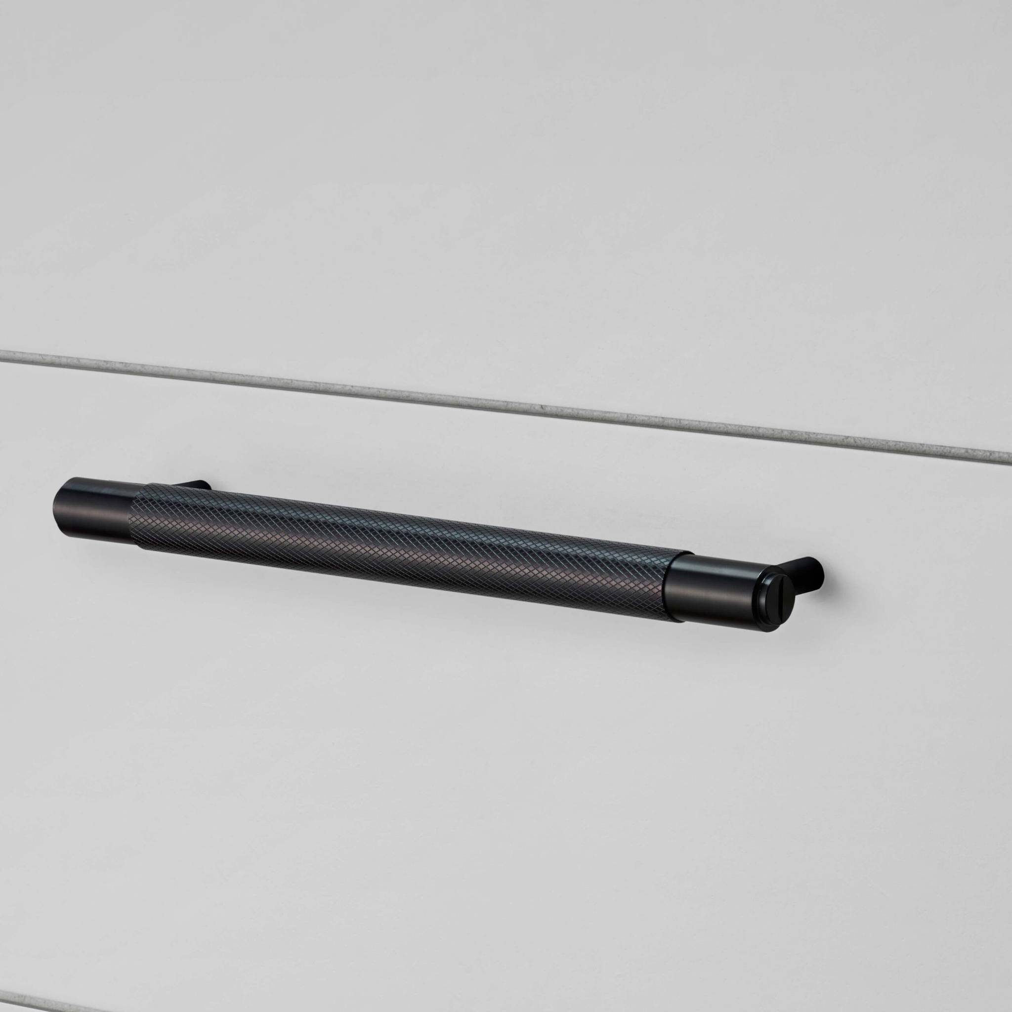 PULL BAR / CROSS